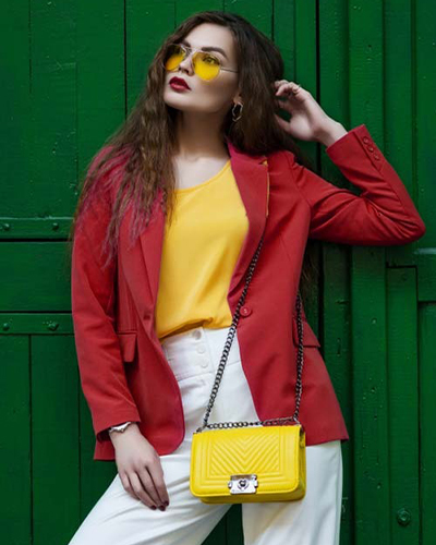 Colors that go well with red clothes - 11 outfit combinations