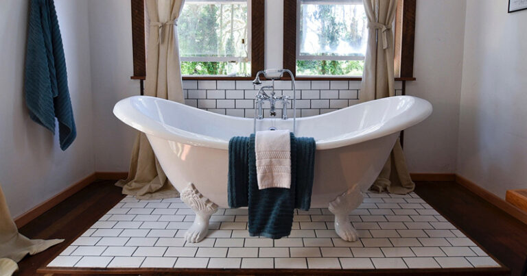“Transform Your Space: Explore Vintage Tub for Classic Bathroom Essentials!”